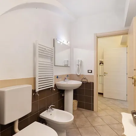 Al Castello Residenza D'epoca 게스트하우스 3*